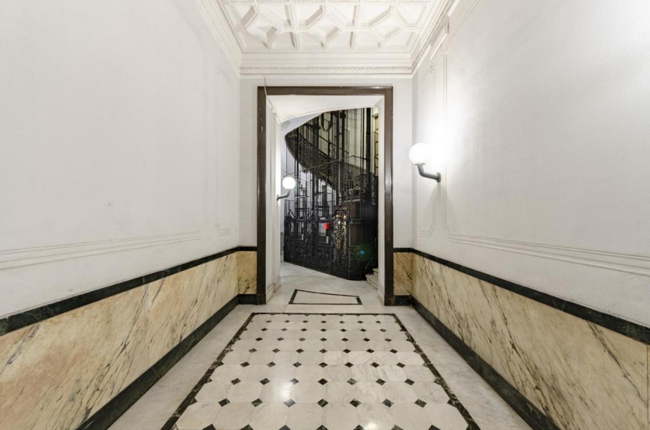 Joivy Elegant 1-bedroom Flat Near Spianata Castelletto Apartment Genoa
